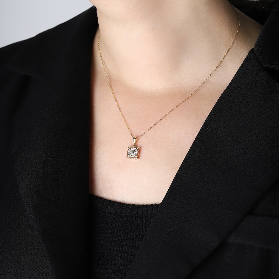 14 Ayar Sarı Altın Kare Şeklinde Taşlı Baget Kolye