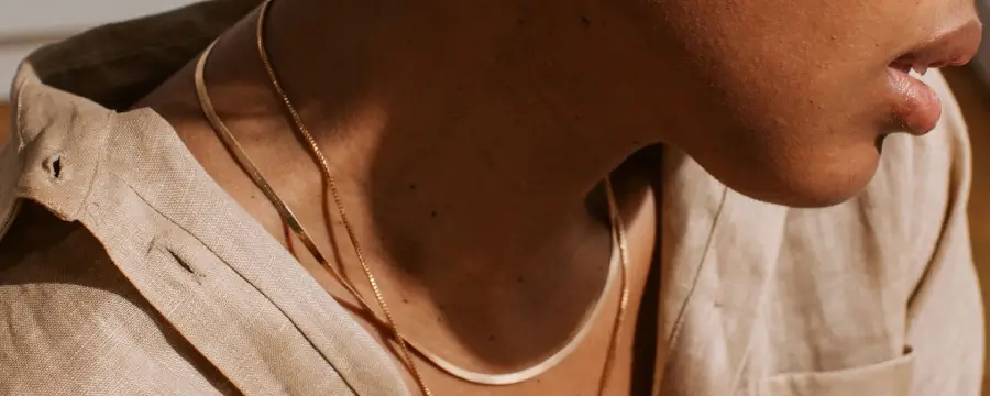 Yazlık Elbiseler İçin En İyi Takı Stilleri